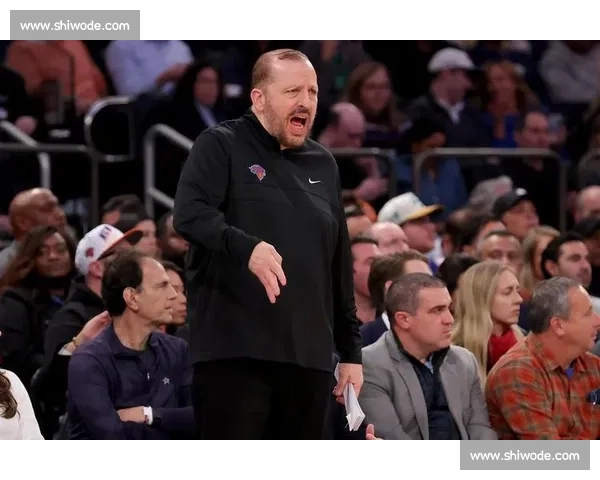 尼克斯球员质疑锡伯杜训练方式:对抗不足 + 关键球战术缺失 尼克斯球员质疑锡伯杜训练方式:对抗不足 + 关键球战术缺失