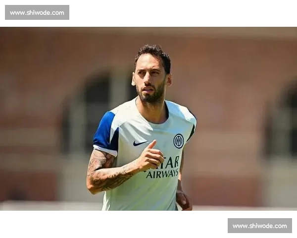 国米标价 3500 万欧难寻买家，恰尔汗奥卢或降薪加盟加拉塔萨雷